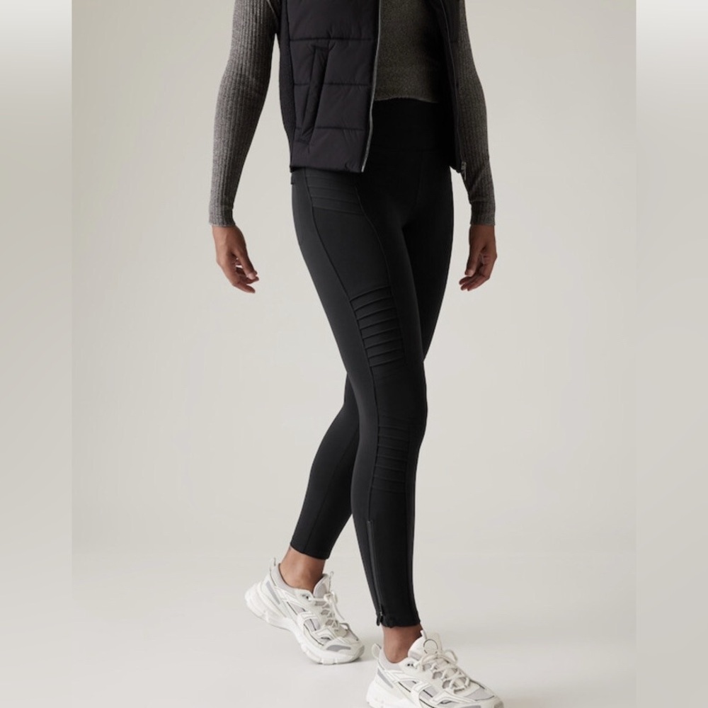 Athleta Delancey Moto Tight Stretch Leggings‎ Zipper Pockets Size S Black